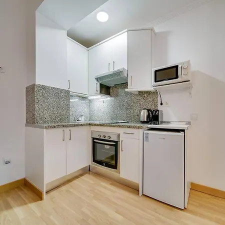 Encantador Apartamento Con Patio Malaga Exterior photo