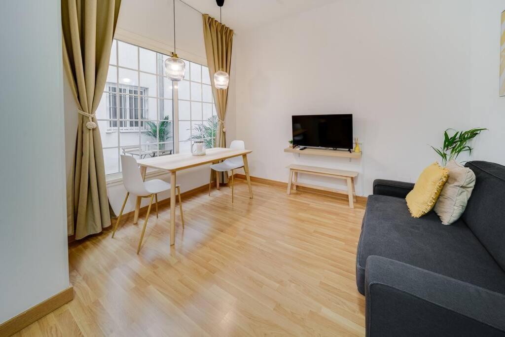 Apartamento Encantador Con Patio *